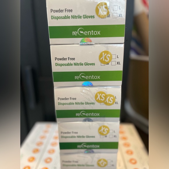 100 White Powder Free Diposable Nitrile Gloves XS - Picture 3 of 3